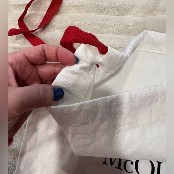 Alexander McQueen Designer Crisp White Bag with Red Ribbon Drawstring - Picture 7 of 8